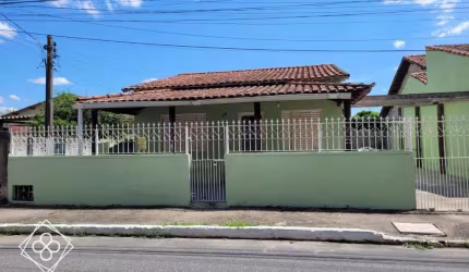 Casa para Venda em Quatis / RJ no bairro Jardim Polastri
