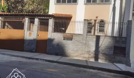 Casa para Venda em Volta Redonda / RJ no bairro Vila Americana