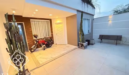 Casa para Venda em Barra Mansa / RJ no bairro Santa Rosa