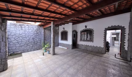 Casa para Venda em Volta Redonda / RJ no bairro Vila Rica (Jardim Tiradentes)