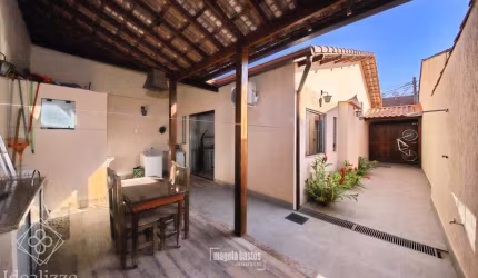 Casa para Venda em Volta Redonda / RJ no bairro Vila Rica (Jardim Tiradentes)