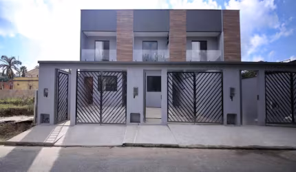 Casa para Venda em Volta Redonda / RJ no bairro Roma