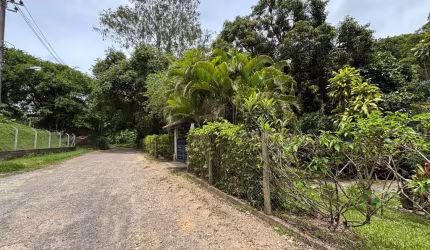 Lote a Venda no Bairro KM 100, Barra Mansa/RJ