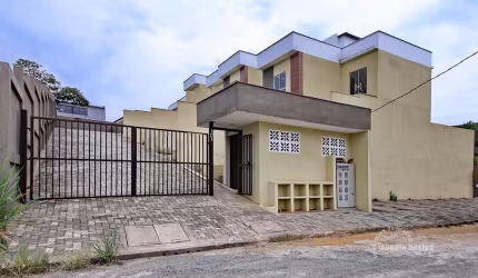 Casa para Venda em Volta Redonda / RJ no bairro Roma