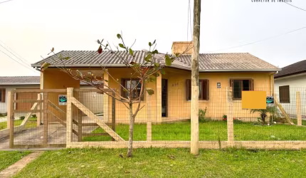Casa semi mobiliada com piscina no bairro São Jorge