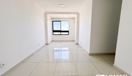 Apartamento com 2 quartos em Candelária - Residencial Metrópolis