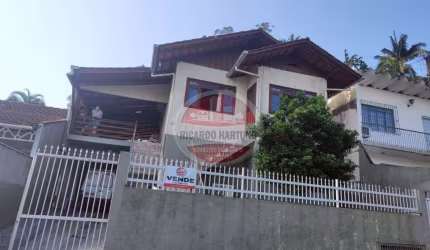 Casa com 11 quartos à venda no Garcia, Blumenau  por R$ 550.000