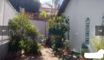 Casa com 3 dormitórios à venda, 192 m² por R$ 320.000,00 - Leblon - Uberaba/MG