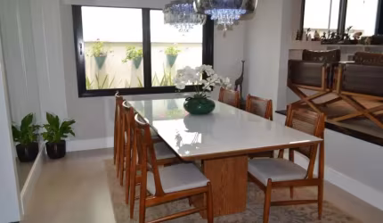 Casa em condomínio para venda com 3 quartos, sendo 1 suíte, 256m²