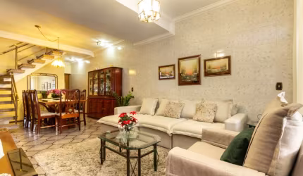 Sobrado para venda com 3 quartos, sendo 1 suíte, 160m²