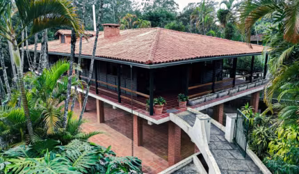 Casa no condomínio JARDIM COLIBRI para venda com 4 quartos, sendo 2 suítes, 464m²