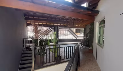 Casa de vila para venda com 4 quartos, sendo 1 suíte, 297m²