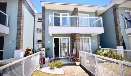 Sobrado Beira Mar