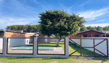 Casa com piscina ACEITA PARCELAMENTO DIRETO