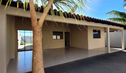 Casa à venda com churrasqueira, espaço amplo e 3 quartos em Rio Verde - GO