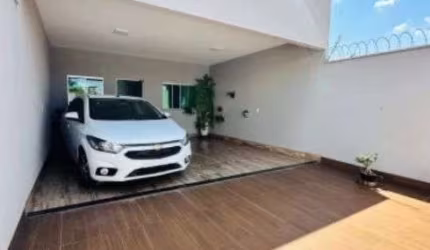 Casa à venda com armários embutidos, garagem ampla e 3 quartos em Rio Verde - GO