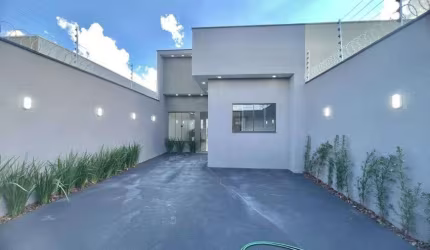 Casa á venda com quintal, 3 quartos, espaço amplo e acabamento moderno em Rio Verde - GO
