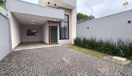 Casa à venda com churrasqueira, armários embutidos e espaço amplo em Rio Verde - GO
