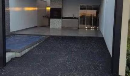 Casa á venda com piscina, churrasqueira , 3 quartos e armários embutidos em Rio Verde - GO