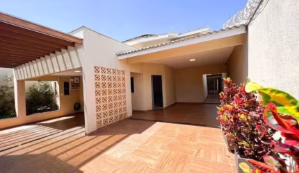 Casa à venda com 4 quartos, churrasqueira e cômodos amplos em Rio Verde - GO