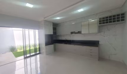 Casa a venda com 3 quartos sendo 1 suíte, garagem 4 carros em Residencial Ataides Rio verde Go