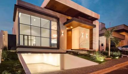 Casa à venda com churrasqueira, piscina, estética luxuosa e suíte com banheira em Rio Verdde - GO
