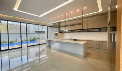 Casa à venda com 3 suítes, churrasqueira, piscina e armários embutidos em Rio Verde - GO