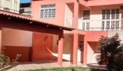 Casa duplex próxima as principais acessos a Ubá.