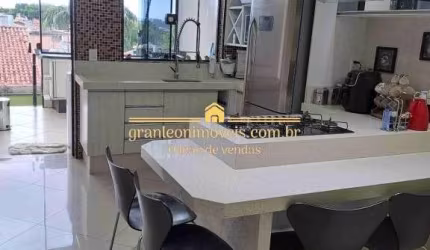 Linda Casa em Oferta no Parque do Carmo, 3 dorm, churrasqueira, 5 vagas,, 4 banheiros