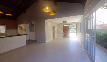 Venda ou Locação de Casa com 3 Quartos com acessibilidade em Valinhos/SP