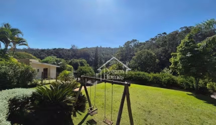 Casa em condomínio à venda no Chácara dos Lagos com 3 suítes.