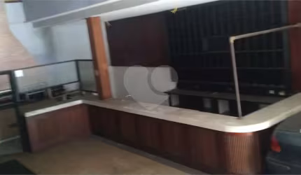 Prédio inteiro à venda ou para locação em Parada Inglesa - SP