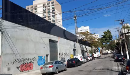 Galpão à venda em Cambuci - SP