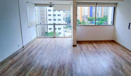 Apartamento com 4 quartos à venda ou para locação em Moema - SP