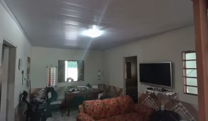 Casa com 3 quartos, linda, com lote de 360 metros quadrados