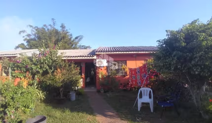 Casa em condomínio fechado com 2 quartos à venda na Rua Itália, 412, Niterói, Canoas por R$ 237.000