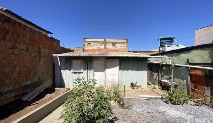 Lote com Casa simples, mas com localização estratégica no Paranoá/DF