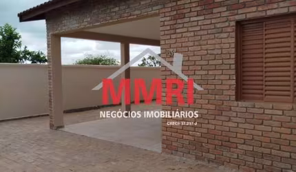 Casa no Centro de Araçoiaba da Serra-SP: 4 quartos, 2 suítes, 2 salas,  banheiro, 300m². Venha conferir!