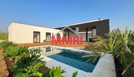 Casa com 3 Suítes no Village Ipanema II à Venda em Araçoiaba da Serra-SP!!