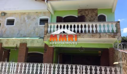 Chácara com Piscina e 3 Suítes em Santa Isabel à VENDA!