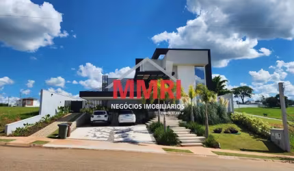 CASA COM 4 SUÍTES PARA VENDA EM PORTEIRA FECHADA NO CONDOMÍNIO FAZENDA JEQUITIBÁ EM SOROCABA/SP