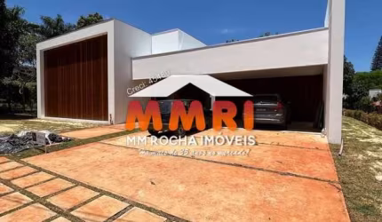 Casa de Alto Padrão à venda no condomínio Lago Azul - Araçoiaba da Serra/SP