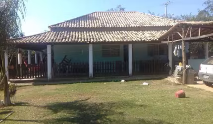 Sitio em Condomínio de Luxo com 1 Quarto e 1 Suíte em Araçoiaba da Serra-SP - Imperdível!