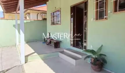 Casa com 3 quartos à venda na Treze, 92, Morada da Colina, Resende por R$ 699.000