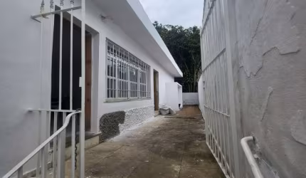 Sobrado em Interlagos, 326m², 3 dormitórios 1 suíte.