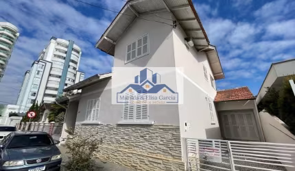 Casa para alugar no bairro Centro I - Brusque/SC