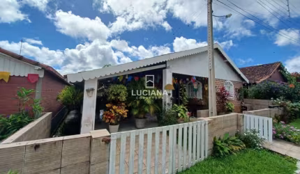 Próxima do centro da cidade! Casa com 3 quartos em condomínio