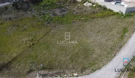 Ótimo Lote de esquina com vista em condomínio!