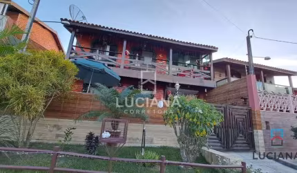 Casa de 2 pavimentos Fora de Condomínio à Venda