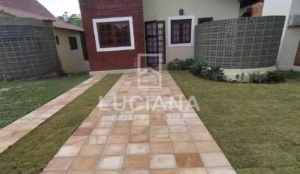 Casa com 2 Pavimentos em Condomínio